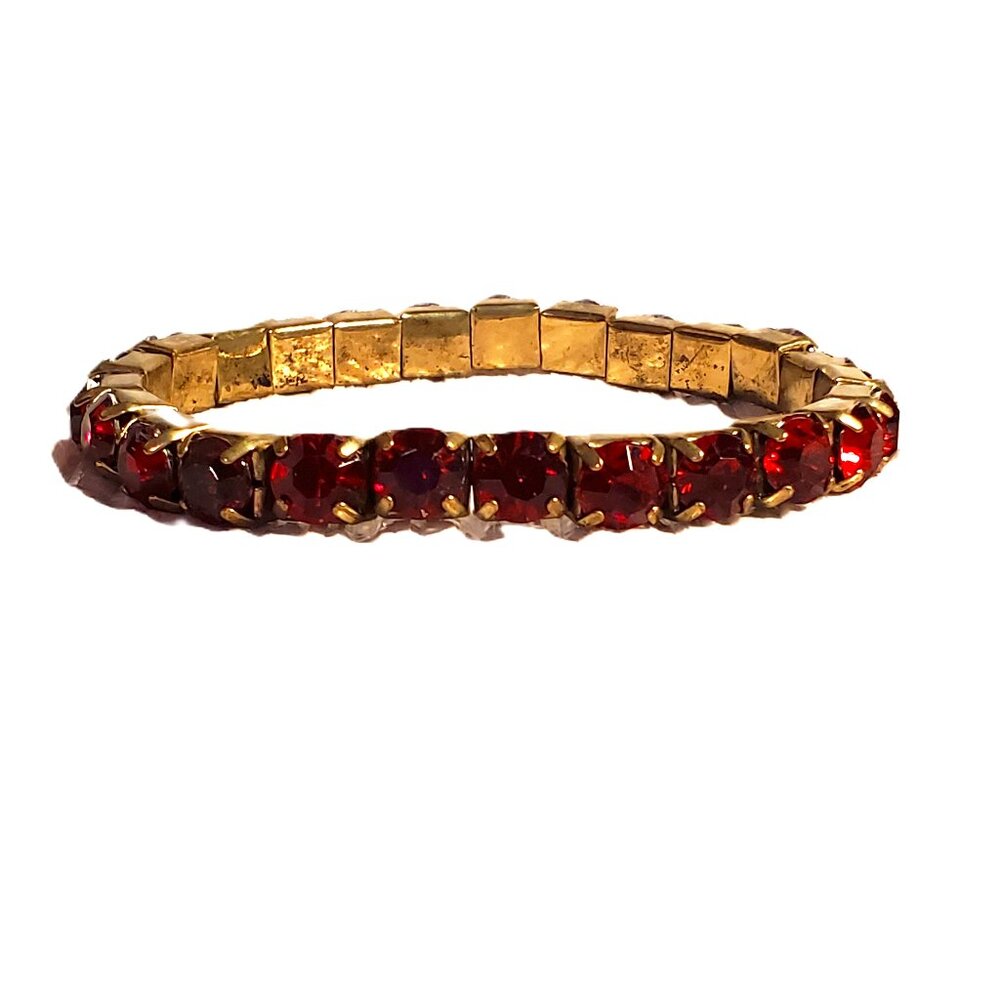 Avenue brand stretch bracelet with red stones,new